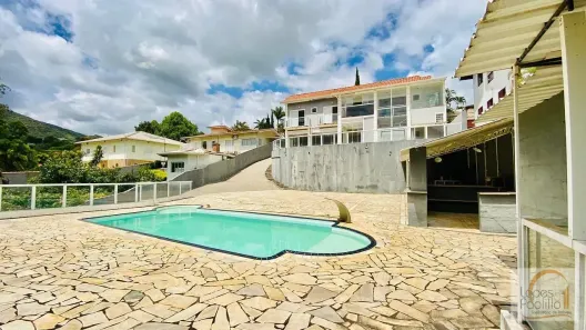 Casa de Condomínio com 3 Quartos à venda, 182m² no Condomínio Flamboyant-B, Atibaia