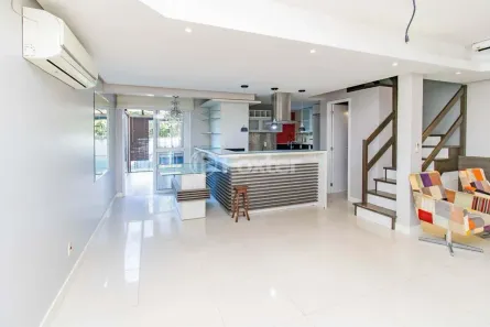 Sobrado com 3 Quartos à venda, 217m² no Mário Quintana, Porto Alegre