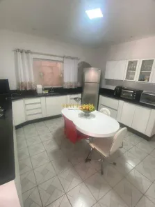 com 3 Quartos à venda, 166m² no Jardim Varan, Suzano