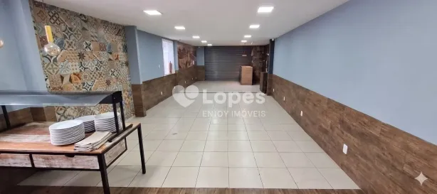 Ponto Comercial para alugar, 201m² no Vila Isabel, Rio de Janeiro