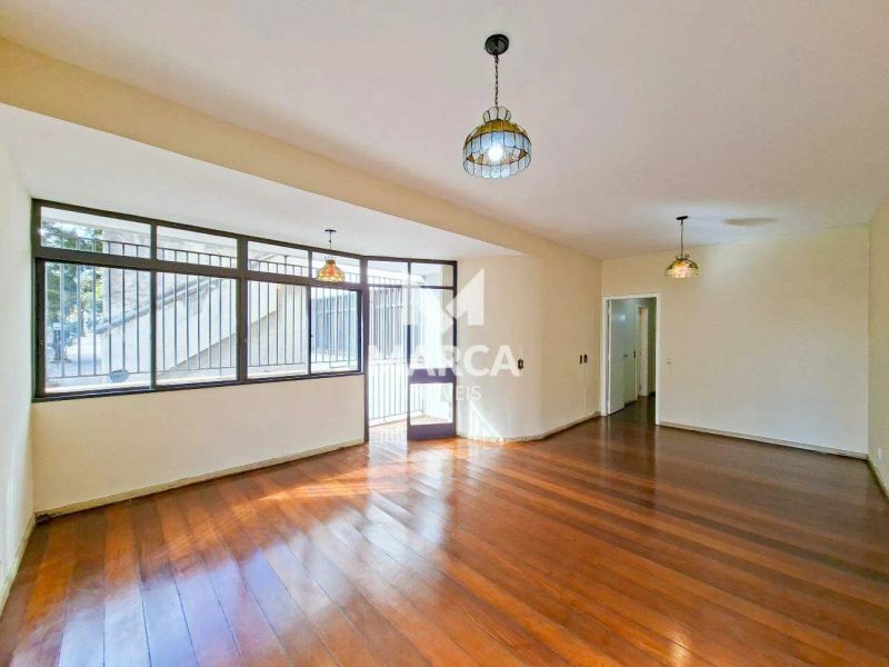 Apartamento com 4 quartos — Santo Antônio, Belo Horizonte