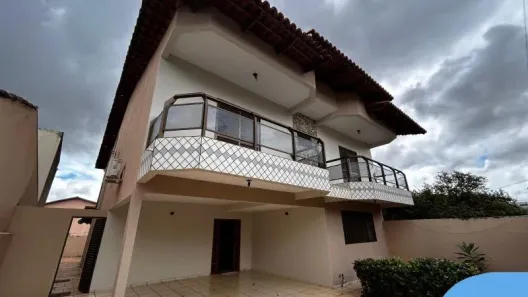 Sobrado com 4 Quartos à venda, 456m² no Nova Suiça, Goiânia