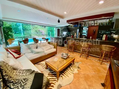 Casa de Condomínio com 3 Quartos à venda, 436m² no Braunes, Nova Friburgo