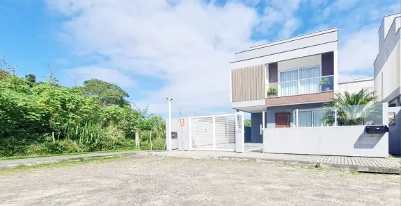 Casa com 3 Quartos à venda, 145m² no Campeche, Florianópolis