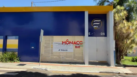 Prédio Comercial para alugar, 537m² no Cláudia, Londrina