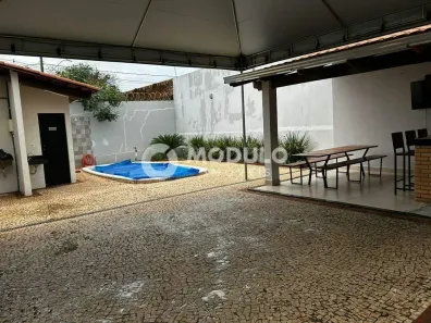 Casa com 3 Quartos à venda, 150m² no Segismundo Pereira, Uberlândia