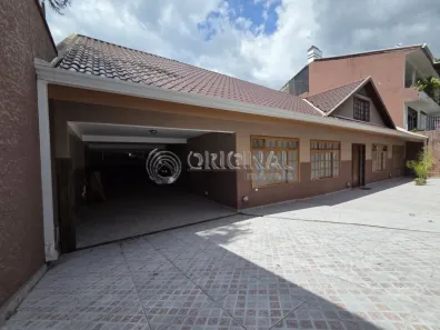 Casa com 5 Quartos para alugar, 256m² no Mossunguê, Curitiba