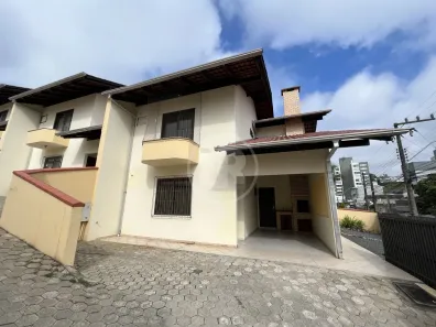 Sobrado com 3 Quartos para alugar, 110m² no Vila Nova, Blumenau