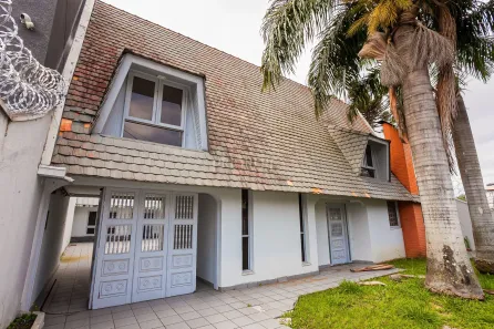 Casa com 4 Quartos para alugar, 330m² no Água Verde, Curitiba