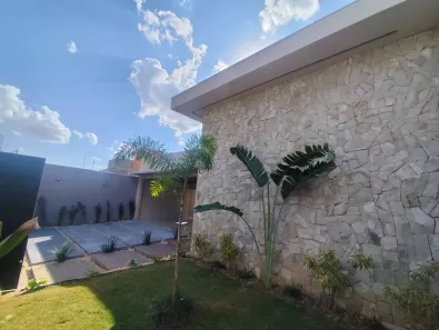 Casa com 3 Quartos à venda, 210m² no Carandá Bosque, Campo Grande