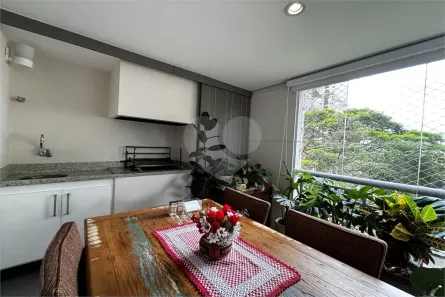 Apartamento com 3 Quartos para alugar, 172m² no Vila Romana, São Paulo