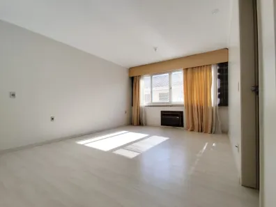 Apartamento com 2 Quartos para alugar, 90m² no Petrópolis, Porto Alegre
