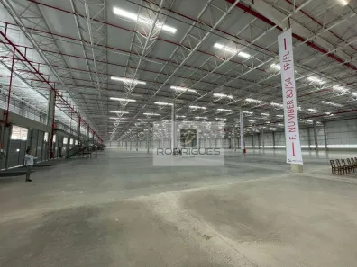 Galpão/Depósito/Armazém para alugar, 2456m² no Parque Jaçatuba, Santo André