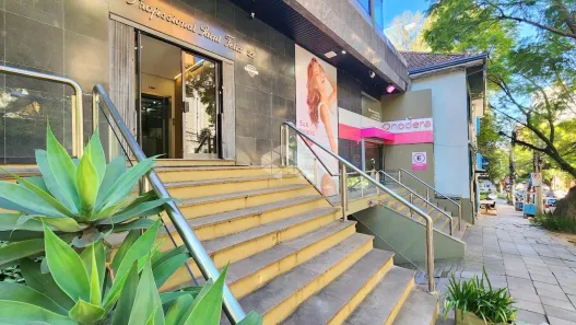 Sala Comercial à venda, 140m² no Moinhos de Vento, Porto Alegre