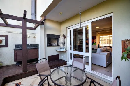 Casa de Condomínio com 3 Quartos à venda, 249m² no Vila Jardim, Porto Alegre