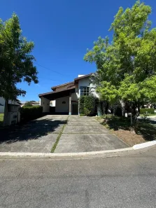Casa de Condomínio com 5 Quartos para alugar, 320m² no Jardim das Nações, Taubaté