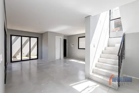 Sobrado com 3 Quartos à venda, 696m² no Lindóia, Curitiba