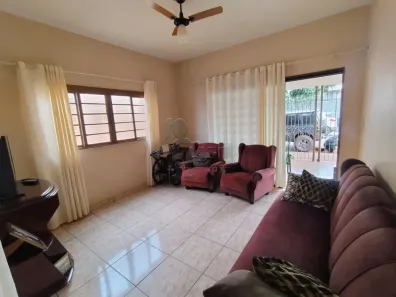 Casa com 3 Quartos à venda, 200m² no Centro, Sertãozinho