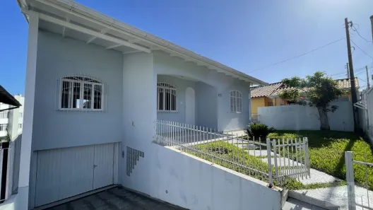 Casa com 3 Quartos à venda, 235m² no Capoeiras, Florianópolis