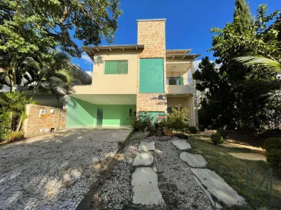 Casa de Condomínio com 4 Quartos à venda, 370m² no Jardins Madri, Goiânia
