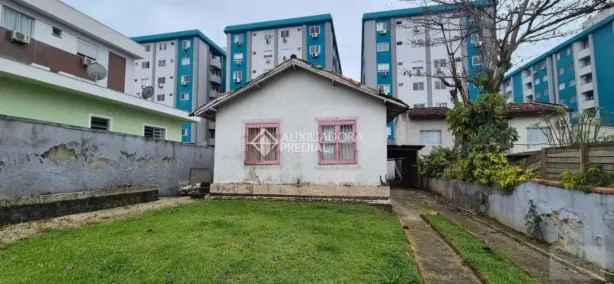 Casa com 3 Quartos à venda, 72m² no Barreiros, São José