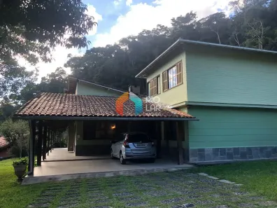 Casa com 3 Quartos à venda, 390m² no Itaipava, Petrópolis