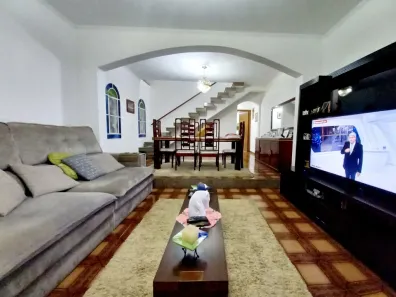 Casa com 3 Quartos à venda, 232m² no Jardim Maria Estela, São Paulo