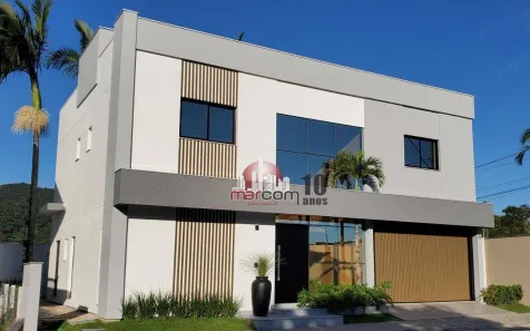 Casa de Condomínio com 4 Quartos à venda, 250m² no Barra, Balneário Camboriú