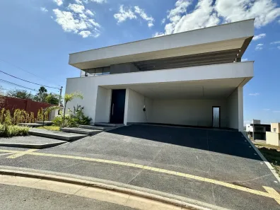 Casa de Condomínio com 3 Quartos à venda, 230m² no Jardins Nápoles, Senador Canedo