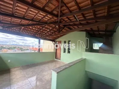 Casa com 5 Quartos à venda, 90m² no Sapucaia II, Contagem