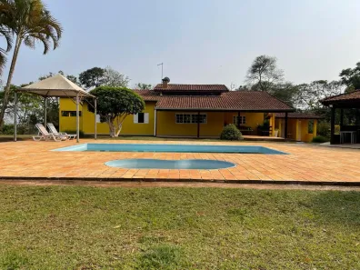 Fazenda/Sítio com 3 Quartos à venda, 300m² no Sorocamirim (Canguera), São Roque