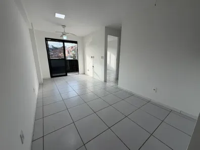 Apartamento com 2 Quartos para alugar, 62m² no Mangabeiras, Maceió