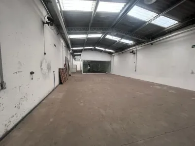 Galpão/Depósito/Armazém para alugar, 360m² no Santa Terezinha, Santo André