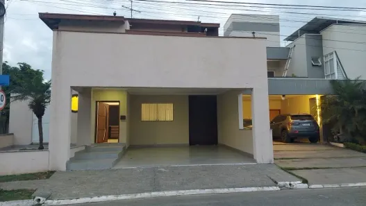 Casa de Condomínio com 3 Quartos para alugar, 265m² no Piracangaguá, Taubaté