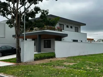 Casa de Condomínio com 4 Quartos para alugar, 450m² no Jacuhy, Serra