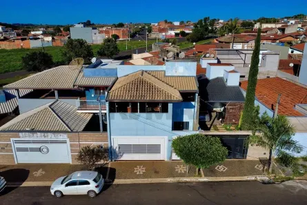 Sobrado com 4 Quartos à venda, 199m² no Jardim do Lago, Conchal