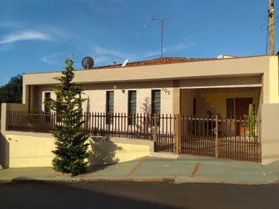Casa com 4 Quartos à venda, 180m² no Vila Éden, Botucatu