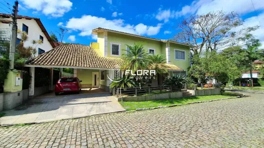 Casa de Condomínio com 4 Quartos à venda, 250m² no Badu, Niterói
