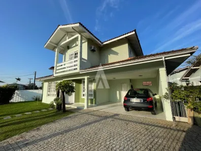 Casa de Condomínio com 3 Quartos à venda, 191m² no Santo Antônio, Joinville