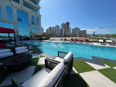 Apartamento com 4 Quartos à venda, 180m² no Meia Praia, Itapema