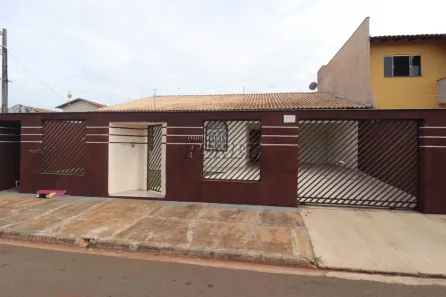 Casa com 4 Quartos para alugar, 120m² no Jardim Império do Sol, Londrina