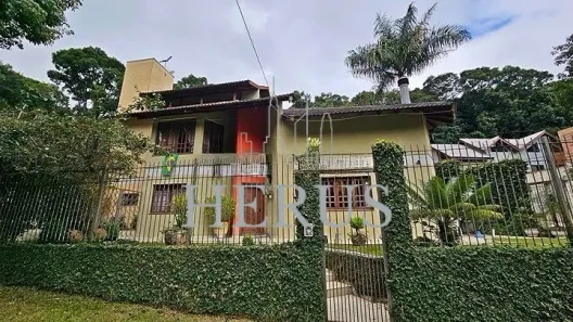 Casa com 4 Quartos à venda, 243m² no Barreirinha, Curitiba
