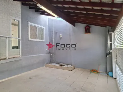 Sobrado com 3 Quartos à venda, 135m² no Loteamento Villa Branca, Jacareí
