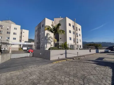 Apartamento com 2 Quartos para alugar, 55m² no Serraria, São José