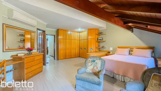 Casa com 3 Quartos à venda, 223m² no Chácara das Pedras, Porto Alegre