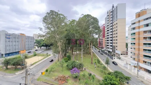Apartamento com 3 Quartos à venda, 77m² no Portão, Curitiba