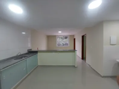 Apartamento com 2 Quartos para alugar, 96m² no Centro, Petrópolis