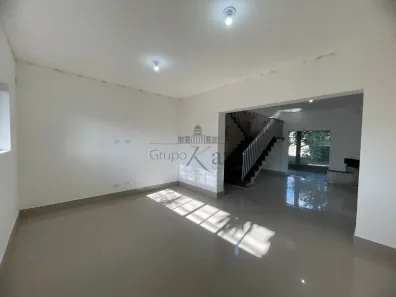 Sobrado com 4 Quartos à venda, 445m² no Jardim Siesta, Jacareí