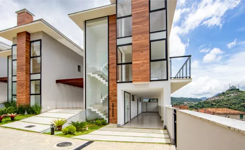 Casa de Condomínio com 5 Quartos à venda, 197m² no Tijuca, Teresópolis