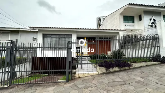 Casa com 3 Quartos à venda, 255m² no Nossa Senhora de Lourdes, Santa Maria